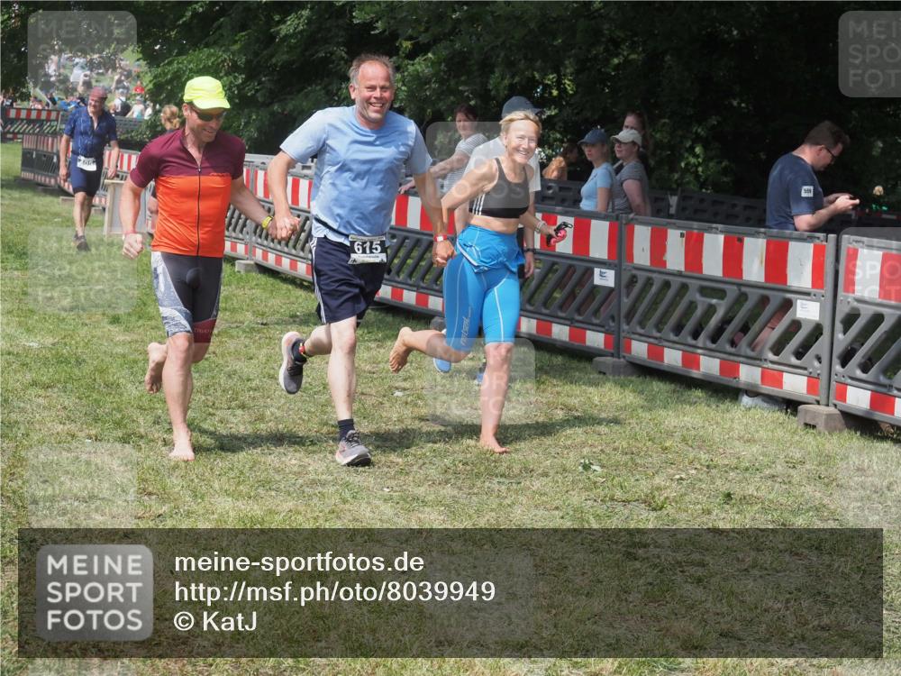 21.06.2025 - 27. Vierlanden-Triathlon KatJ http://msf.ph/oto/8039949 15.06.2025 11:37:33 Schwimmen  meine-sportfotos.de
