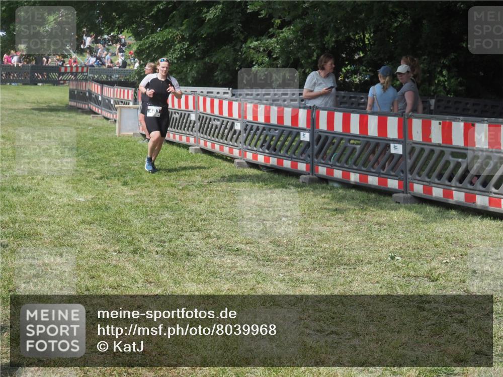 21.06.2025 - 27. Vierlanden-Triathlon KatJ http://msf.ph/oto/8039968 15.06.2025 11:37:43 Schwimmen  meine-sportfotos.de