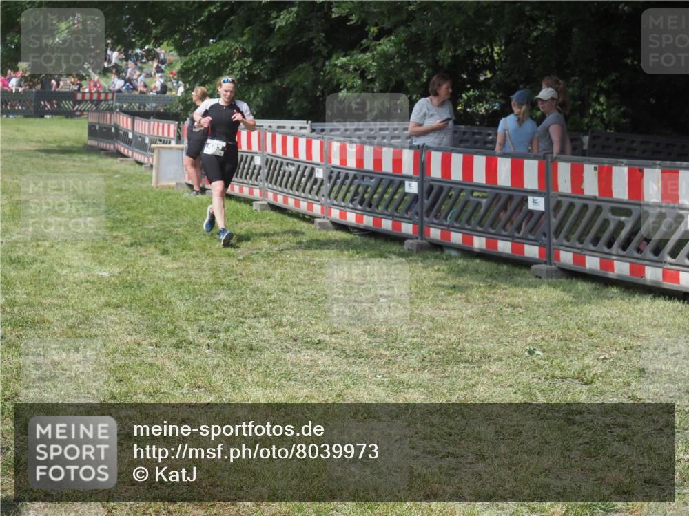 21.06.2025 - 27. Vierlanden-Triathlon KatJ http://msf.ph/oto/8039973 15.06.2025 11:37:43 Schwimmen  meine-sportfotos.de