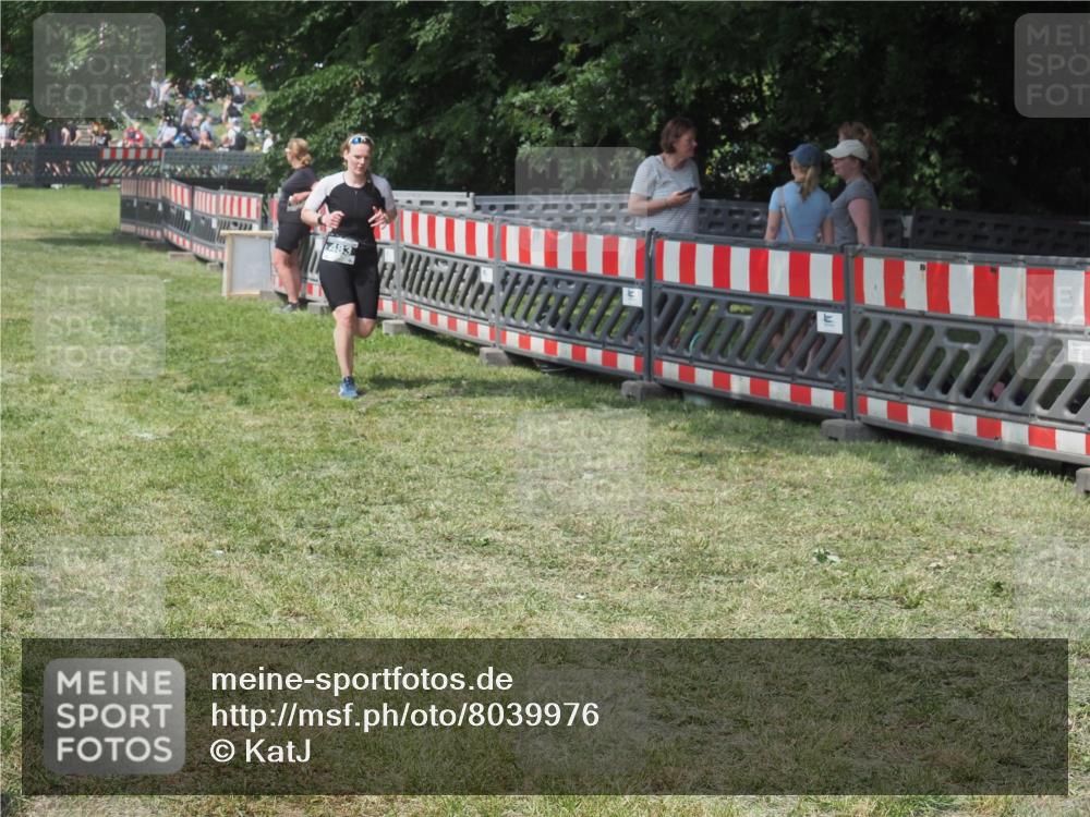 21.06.2025 - 27. Vierlanden-Triathlon KatJ http://msf.ph/oto/8039976 15.06.2025 11:37:43 Schwimmen  meine-sportfotos.de
