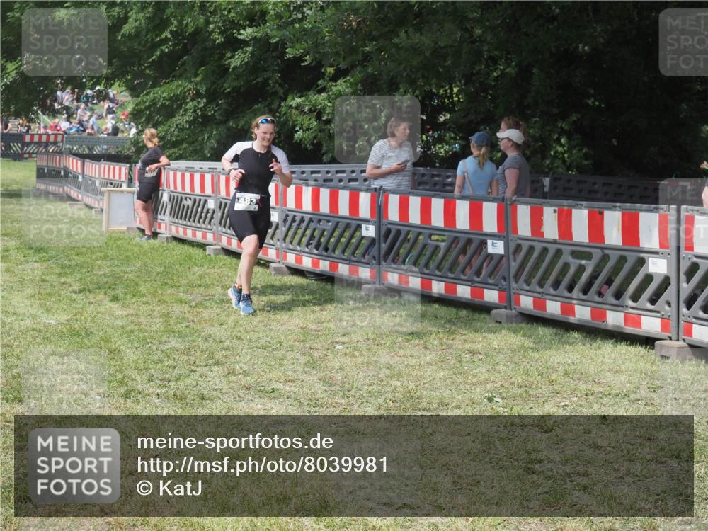 21.06.2025 - 27. Vierlanden-Triathlon KatJ http://msf.ph/oto/8039981 15.06.2025 11:37:44 Schwimmen  meine-sportfotos.de