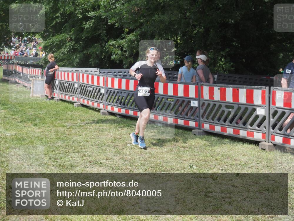 21.06.2025 - 27. Vierlanden-Triathlon KatJ http://msf.ph/oto/8040005 15.06.2025 11:37:45 Schwimmen  meine-sportfotos.de