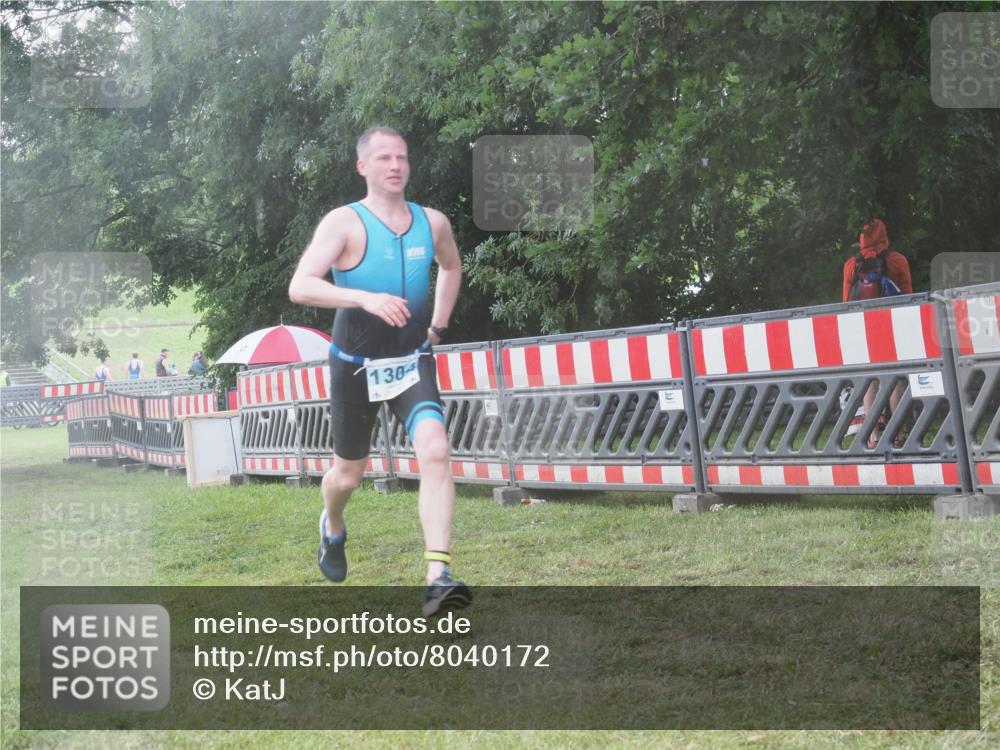 21.06.2025 - 27. Vierlanden-Triathlon KatJ http://msf.ph/oto/8040172 15.06.2025 14:26:46 Ziel 1298, 1304 meine-sportfotos.de
