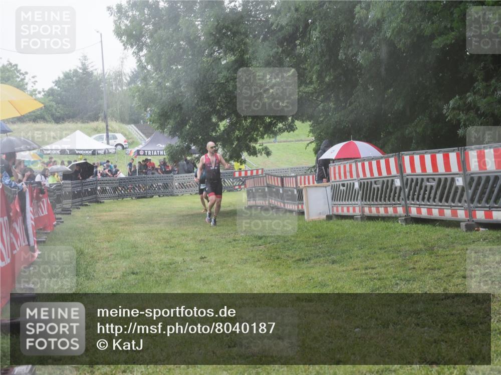 21.06.2025 - 27. Vierlanden-Triathlon KatJ http://msf.ph/oto/8040187 15.06.2025 14:27:02 Ziel 1256, 1305 meine-sportfotos.de