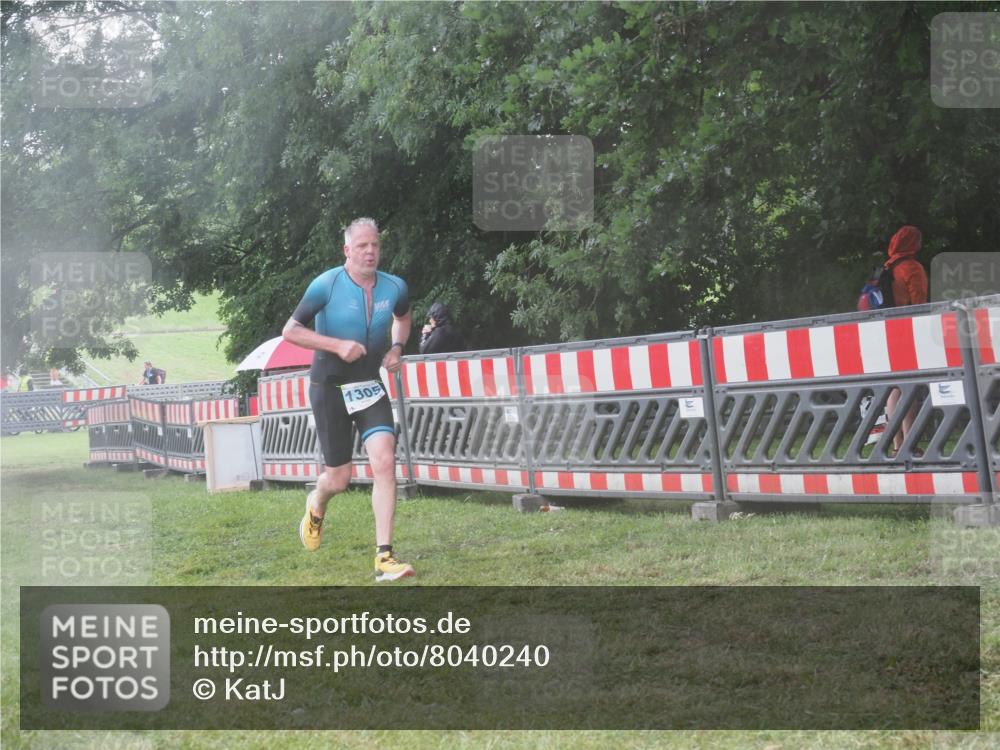 21.06.2025 - 27. Vierlanden-Triathlon KatJ http://msf.ph/oto/8040240 15.06.2025 14:27:08 Ziel 1305 meine-sportfotos.de