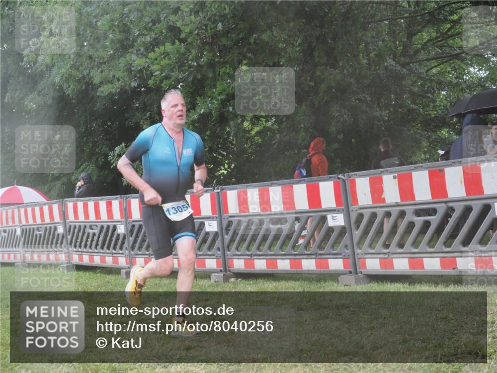 21.06.2025 - 27. Vierlanden-Triathlon KatJ http://msf.ph/oto/8040256 15.06.2025 14:27:09 Ziel 1305 meine-sportfotos.de