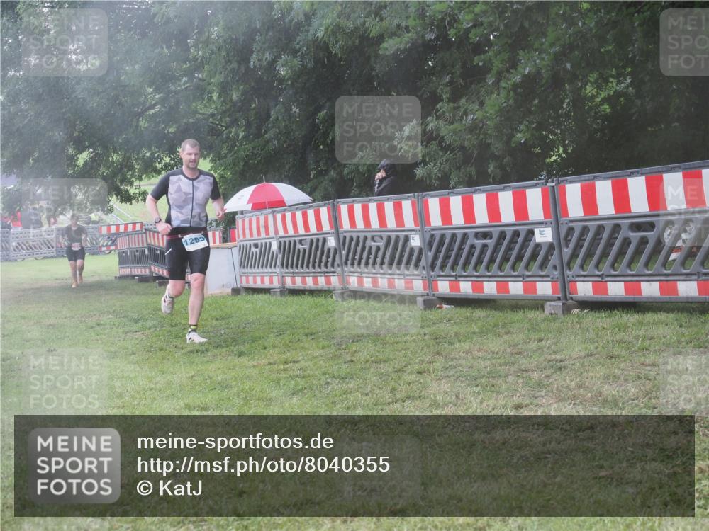 21.06.2025 - 27. Vierlanden-Triathlon KatJ http://msf.ph/oto/8040355 15.06.2025 14:27:31 Ziel 199, 1239, 1299 meine-sportfotos.de