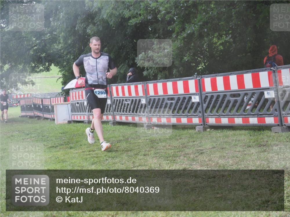 21.06.2025 - 27. Vierlanden-Triathlon KatJ http://msf.ph/oto/8040369 15.06.2025 14:27:32 Ziel 199, 1299 meine-sportfotos.de