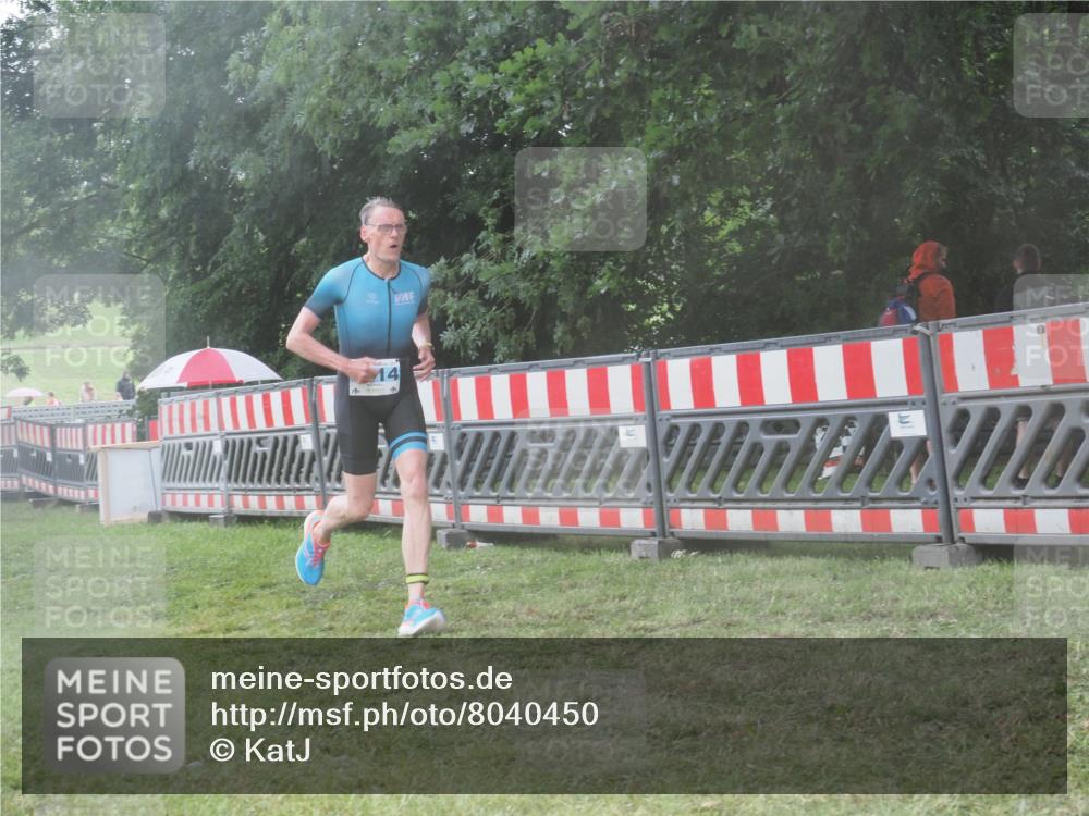 21.06.2025 - 27. Vierlanden-Triathlon KatJ http://msf.ph/oto/8040450 15.06.2025 14:27:43 Ziel 199, 1314 meine-sportfotos.de