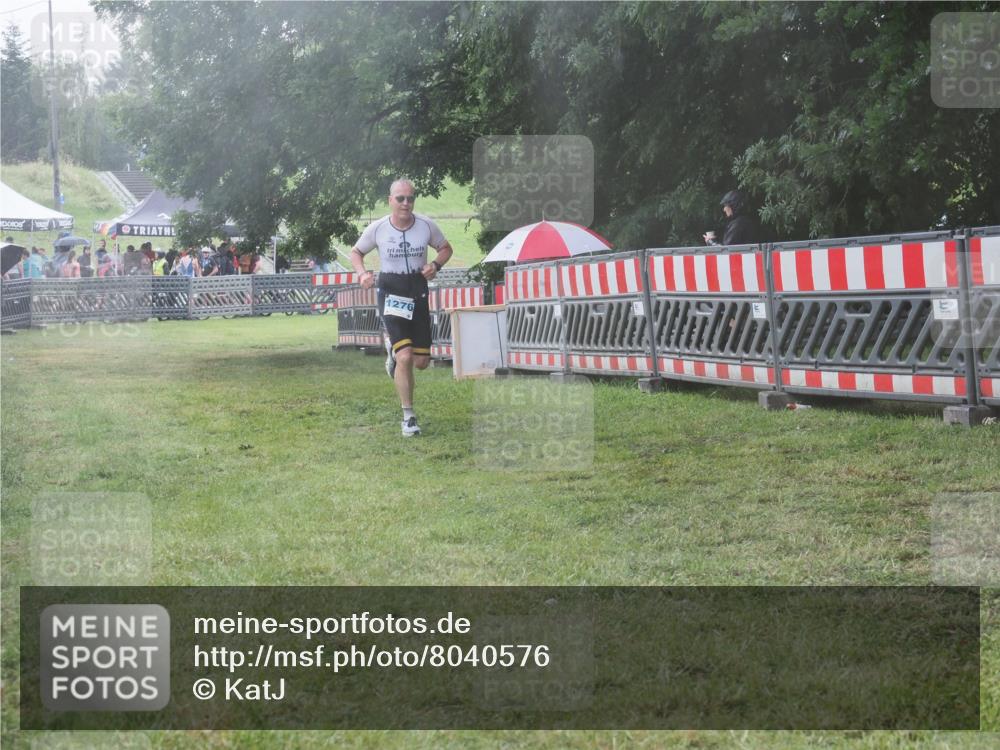 21.06.2025 - 27. Vierlanden-Triathlon KatJ http://msf.ph/oto/8040576 15.06.2025 14:28:44 Ziel 1276 meine-sportfotos.de