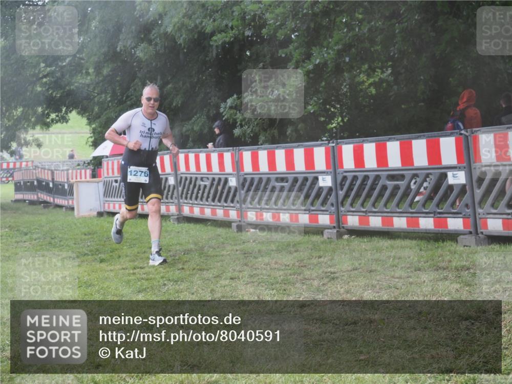 21.06.2025 - 27. Vierlanden-Triathlon KatJ http://msf.ph/oto/8040591 15.06.2025 14:28:45 Ziel 1276 meine-sportfotos.de