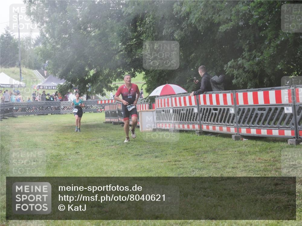 21.06.2025 - 27. Vierlanden-Triathlon KatJ http://msf.ph/oto/8040621 15.06.2025 14:28:59 Ziel 1176, 1252 meine-sportfotos.de