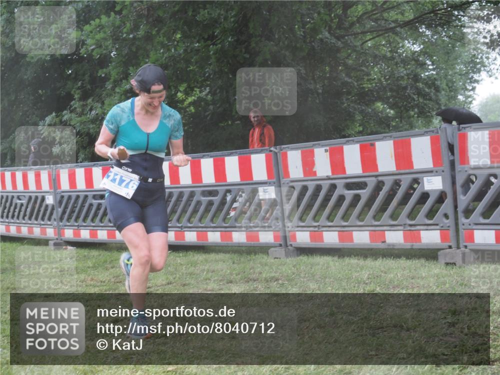 21.06.2025 - 27. Vierlanden-Triathlon KatJ http://msf.ph/oto/8040712 15.06.2025 14:29:04 Ziel 1176, 1252 meine-sportfotos.de