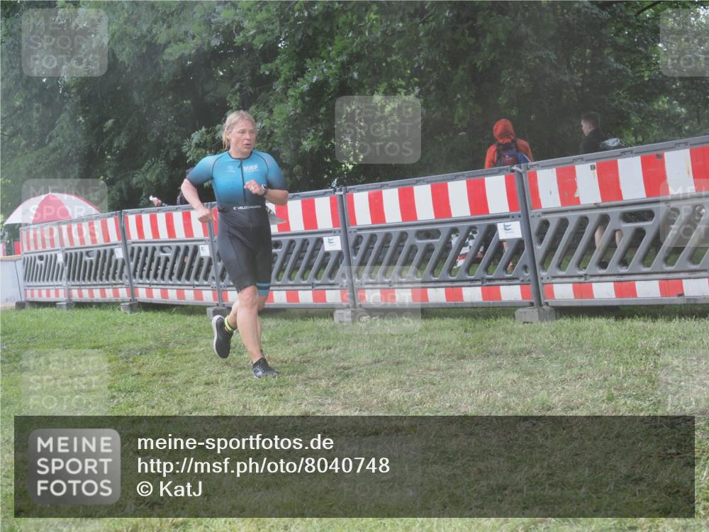 21.06.2025 - 27. Vierlanden-Triathlon KatJ http://msf.ph/oto/8040748 15.06.2025 14:29:20 Ziel 1223, 1296 meine-sportfotos.de