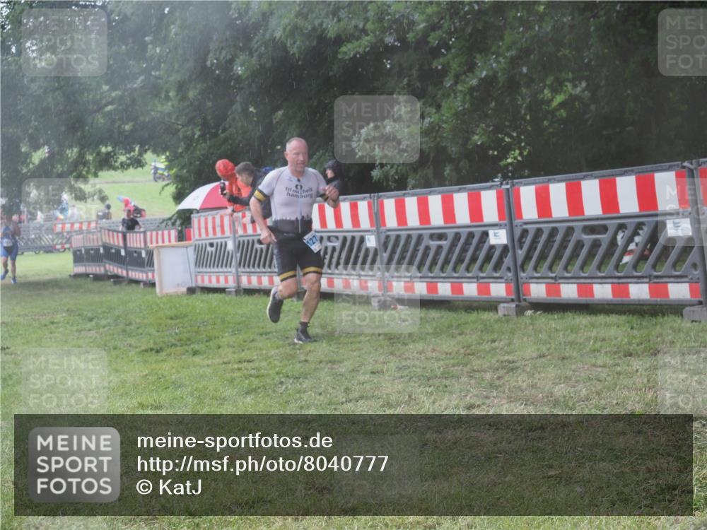 21.06.2025 - 27. Vierlanden-Triathlon KatJ http://msf.ph/oto/8040777 15.06.2025 14:29:40 Ziel 1175, 1271, 1287, 1295 meine-sportfotos.de