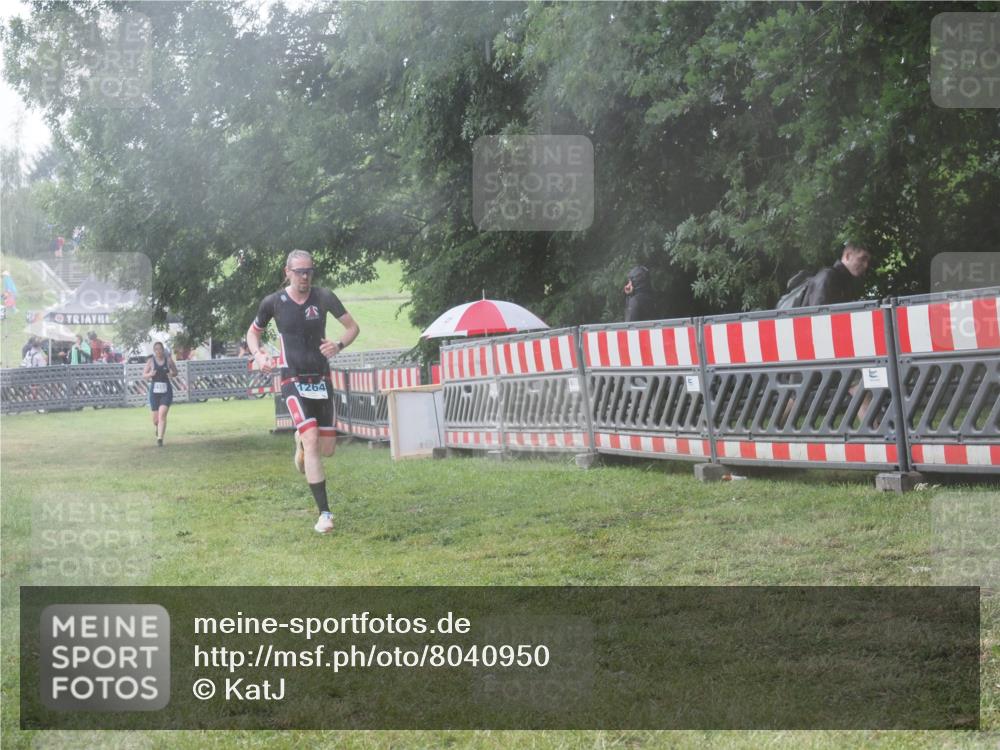 21.06.2025 - 27. Vierlanden-Triathlon KatJ http://msf.ph/oto/8040950 15.06.2025 14:30:05 Ziel 1168, 1264 meine-sportfotos.de