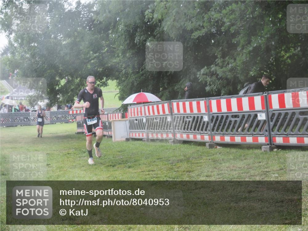 21.06.2025 - 27. Vierlanden-Triathlon KatJ http://msf.ph/oto/8040953 15.06.2025 14:30:05 Ziel 1168, 1264 meine-sportfotos.de