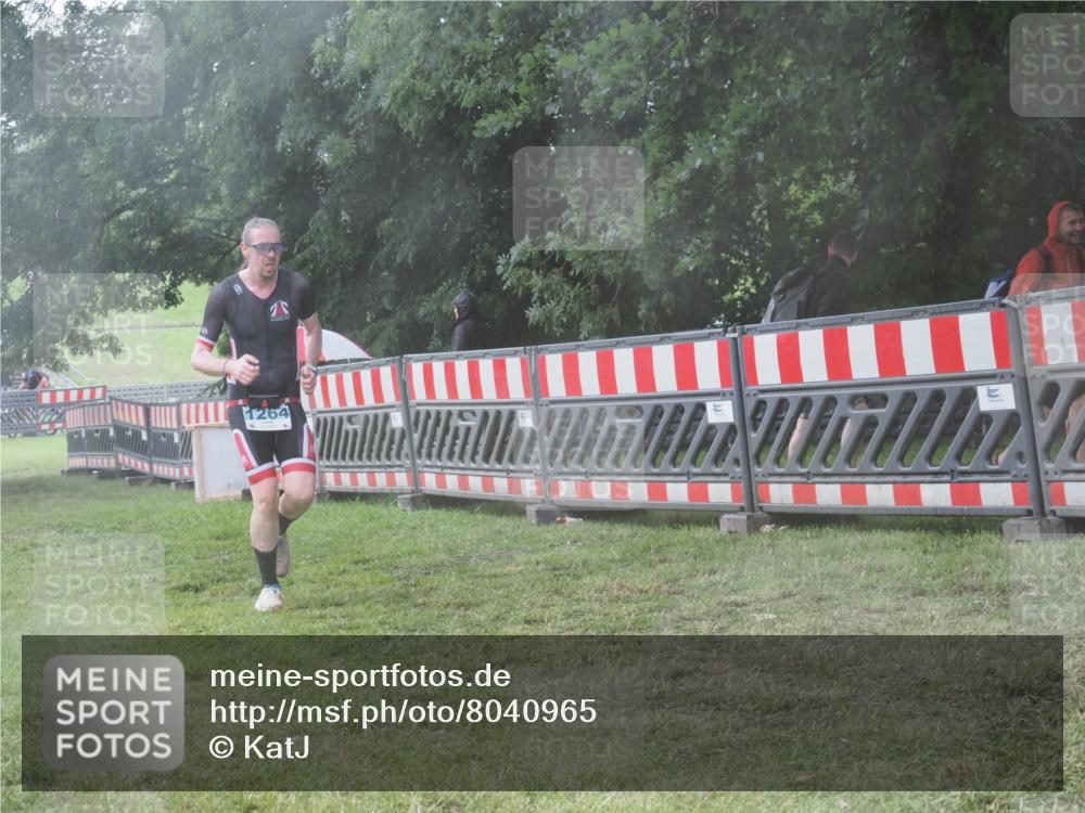 21.06.2025 - 27. Vierlanden-Triathlon KatJ http://msf.ph/oto/8040965 15.06.2025 14:30:06 Ziel 1168, 1264 meine-sportfotos.de