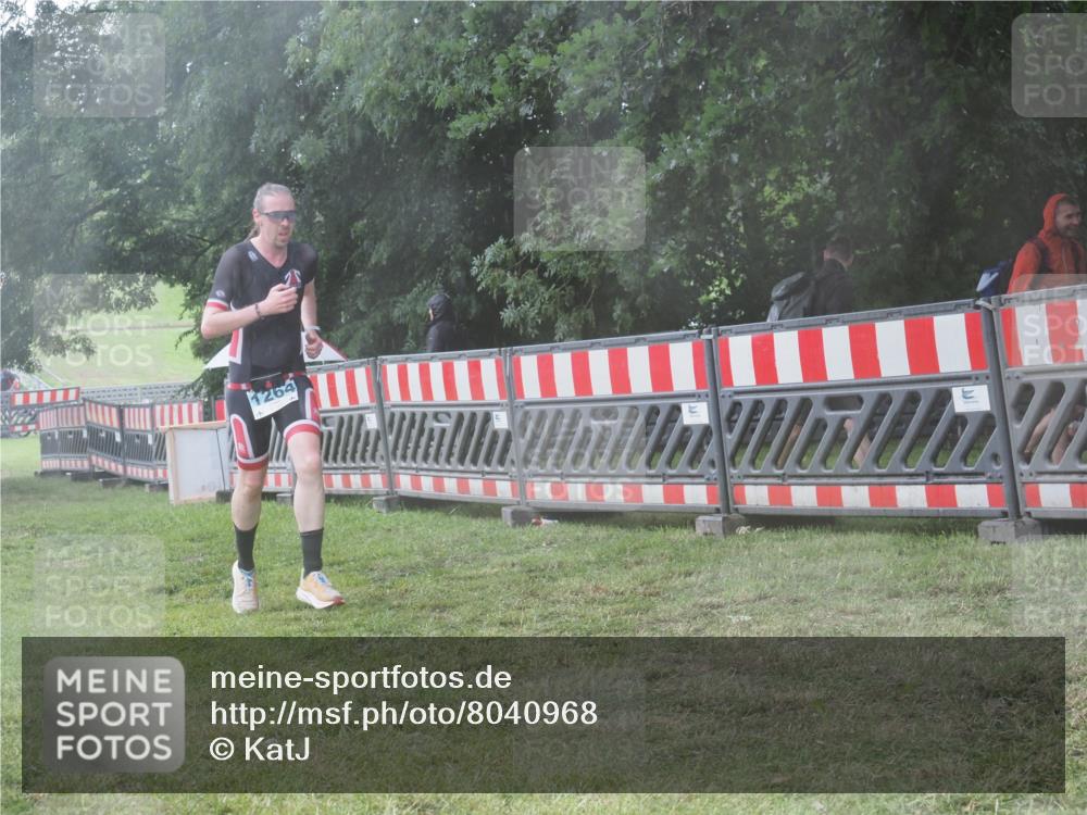 21.06.2025 - 27. Vierlanden-Triathlon KatJ http://msf.ph/oto/8040968 15.06.2025 14:30:06 Ziel 1168, 1264 meine-sportfotos.de