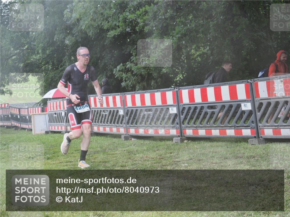 21.06.2025 - 27. Vierlanden-Triathlon KatJ http://msf.ph/oto/8040973 15.06.2025 14:30:06 Ziel 1168, 1264 meine-sportfotos.de