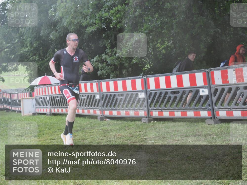 21.06.2025 - 27. Vierlanden-Triathlon KatJ http://msf.ph/oto/8040976 15.06.2025 14:30:06 Ziel 1168, 1264 meine-sportfotos.de