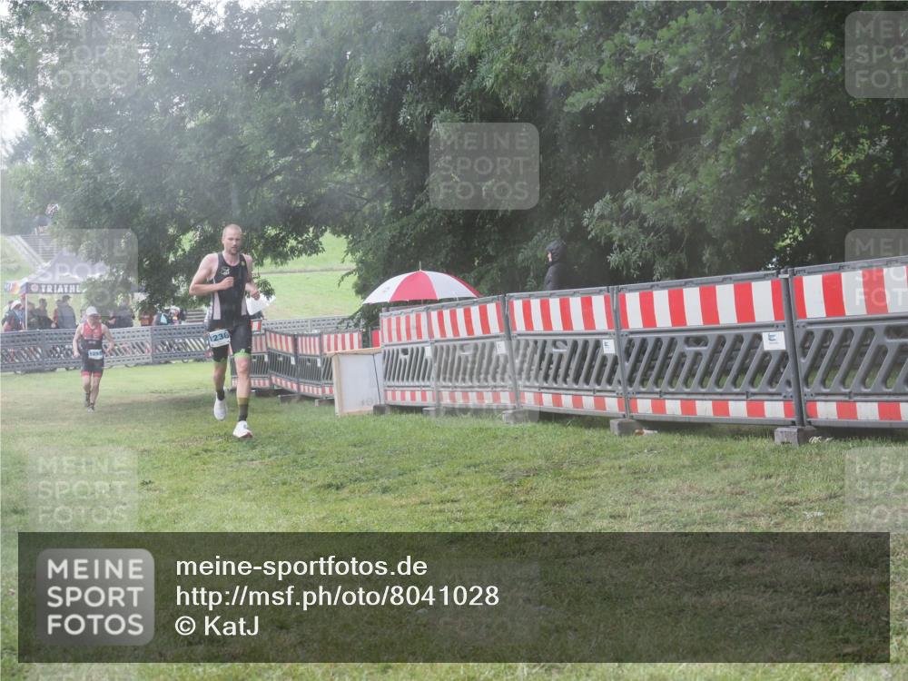 21.06.2025 - 27. Vierlanden-Triathlon KatJ http://msf.ph/oto/8041028 15.06.2025 14:30:17 Ziel 1236, 1255 meine-sportfotos.de
