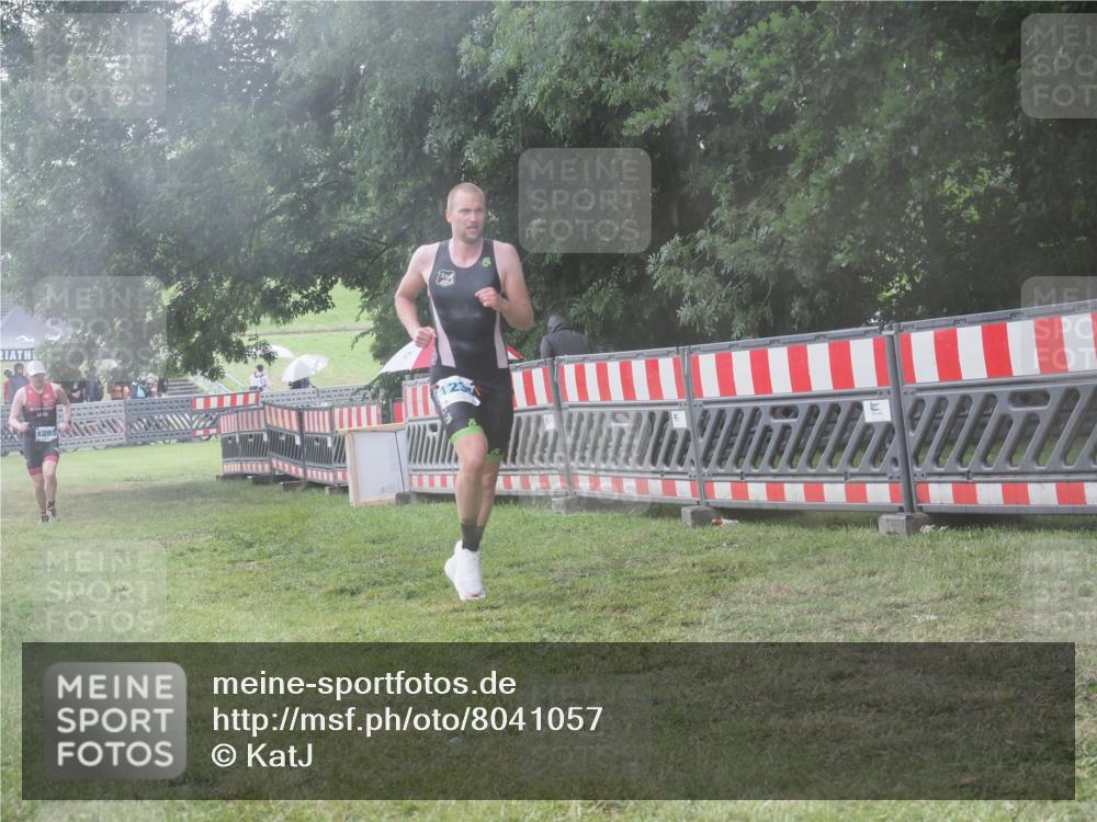 21.06.2025 - 27. Vierlanden-Triathlon KatJ http://msf.ph/oto/8041057 15.06.2025 14:30:19 Ziel 1236, 1255 meine-sportfotos.de