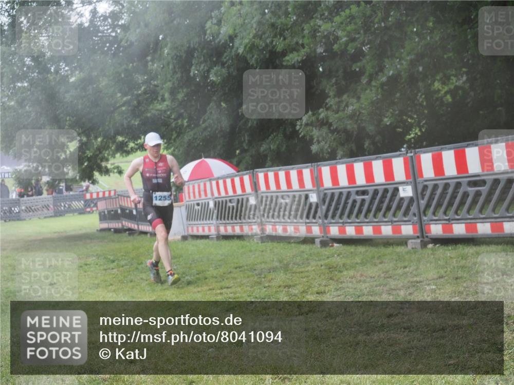 21.06.2025 - 27. Vierlanden-Triathlon KatJ http://msf.ph/oto/8041094 15.06.2025 14:30:22 Ziel 1236, 1255 meine-sportfotos.de