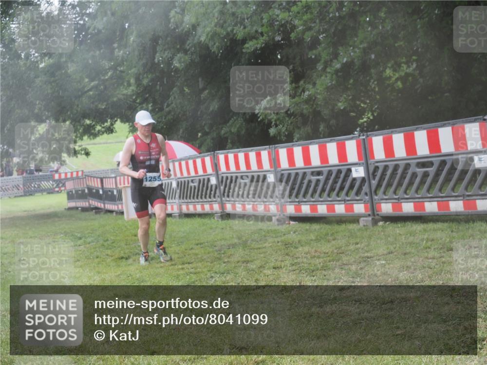 21.06.2025 - 27. Vierlanden-Triathlon KatJ http://msf.ph/oto/8041099 15.06.2025 14:30:22 Ziel 1236, 1255 meine-sportfotos.de