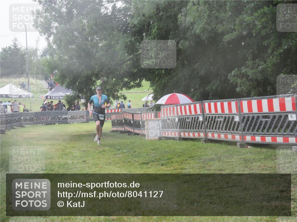 21.06.2025 - 27. Vierlanden-Triathlon KatJ http://msf.ph/oto/8041127 15.06.2025 14:30:45 Ziel 1244, 1313 meine-sportfotos.de