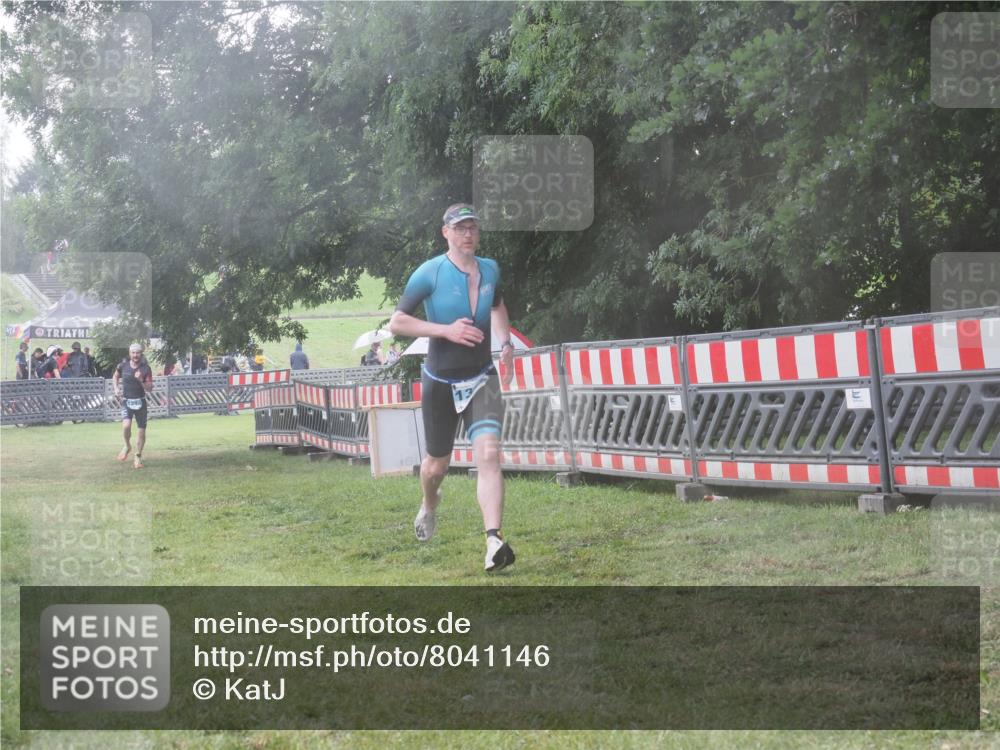 21.06.2025 - 27. Vierlanden-Triathlon KatJ http://msf.ph/oto/8041146 15.06.2025 14:30:46 Ziel 1244, 1313 meine-sportfotos.de