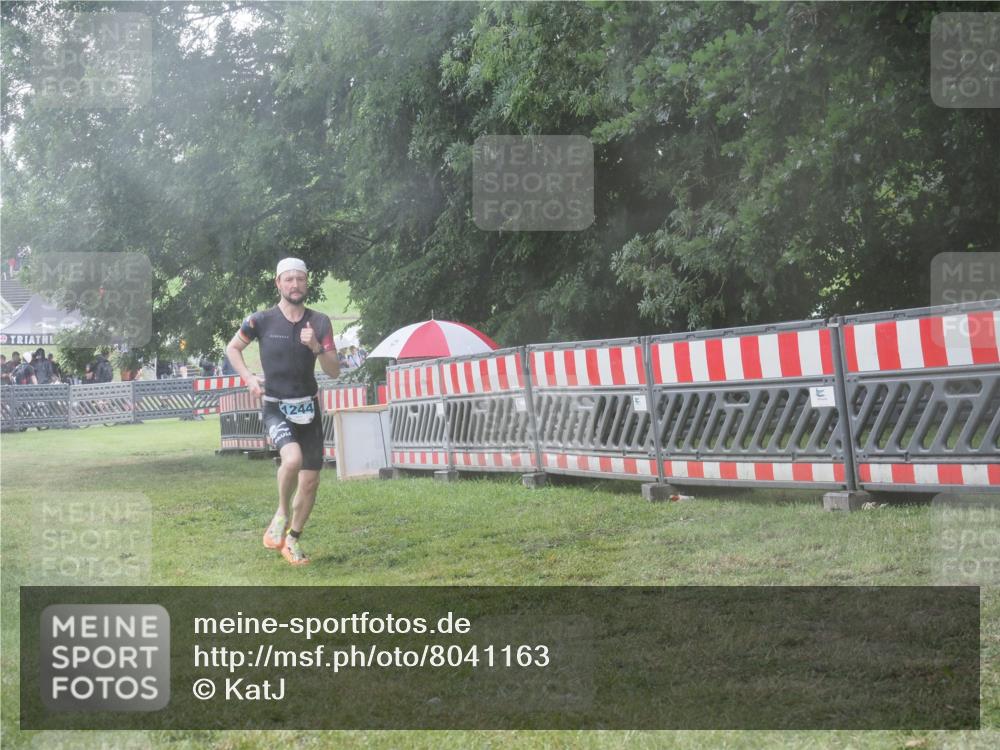 21.06.2025 - 27. Vierlanden-Triathlon KatJ http://msf.ph/oto/8041163 15.06.2025 14:30:51 Ziel 1244 meine-sportfotos.de
