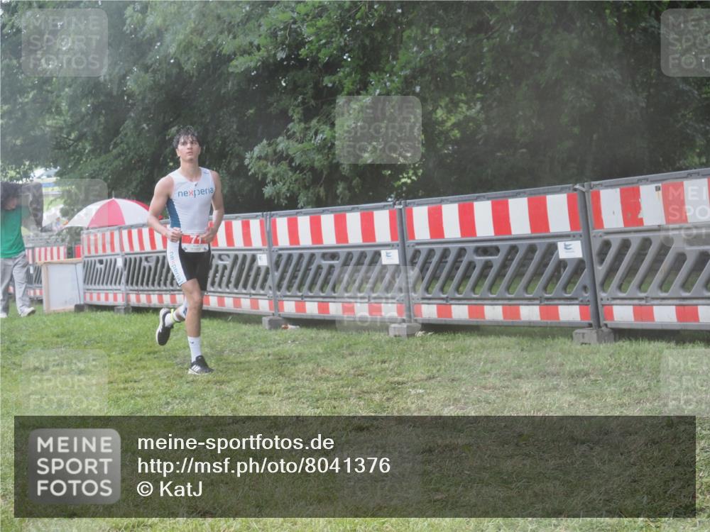 21.06.2025 - 27. Vierlanden-Triathlon KatJ http://msf.ph/oto/8041376 15.06.2025 14:32:48 Ziel 71 meine-sportfotos.de