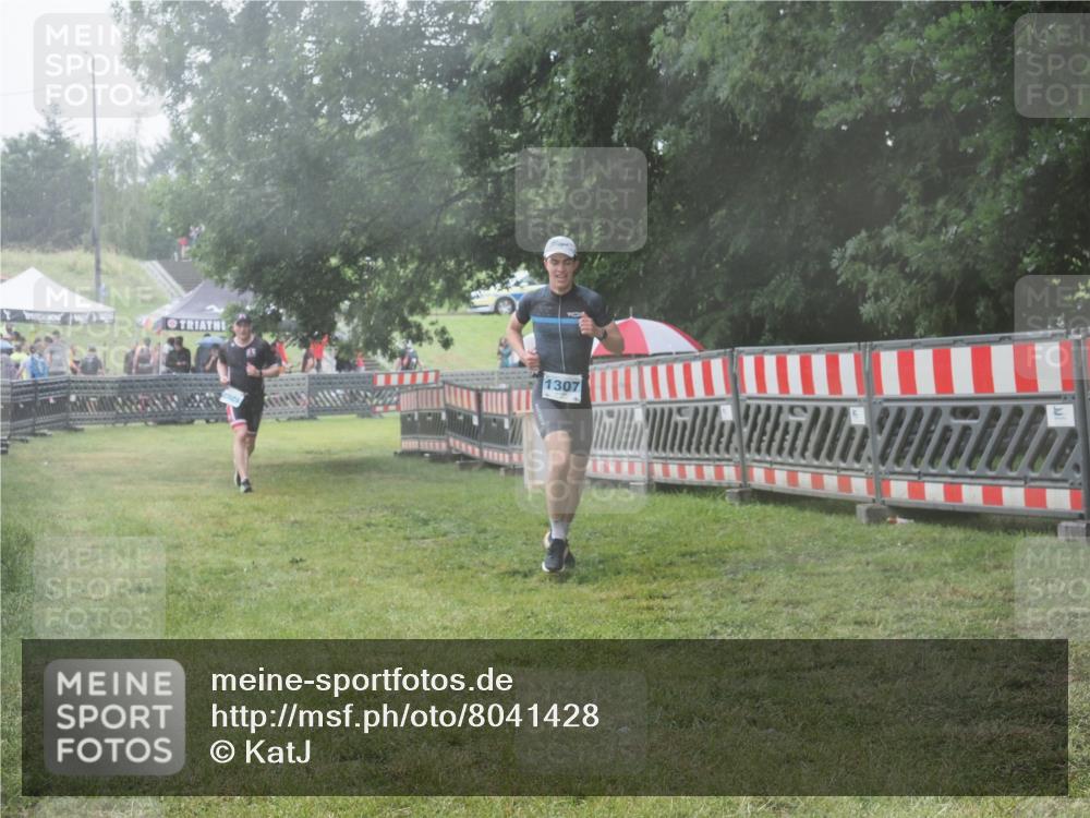 21.06.2025 - 27. Vierlanden-Triathlon KatJ http://msf.ph/oto/8041428 15.06.2025 14:32:57 Ziel 1262, 1307 meine-sportfotos.de