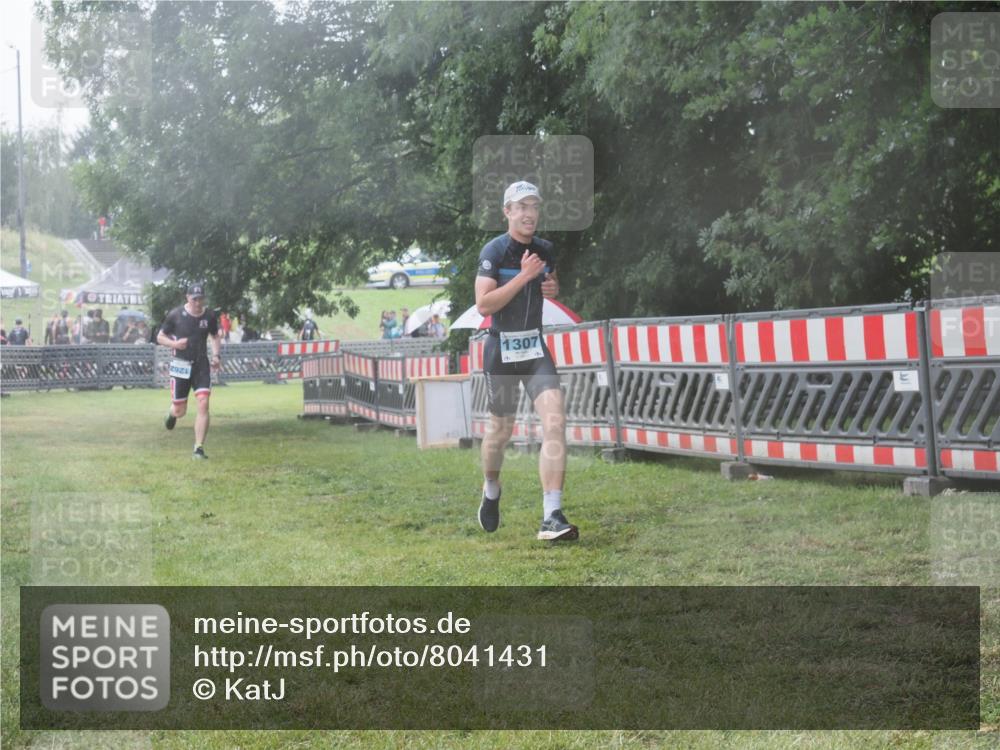 21.06.2025 - 27. Vierlanden-Triathlon KatJ http://msf.ph/oto/8041431 15.06.2025 14:32:57 Ziel 1262, 1307 meine-sportfotos.de
