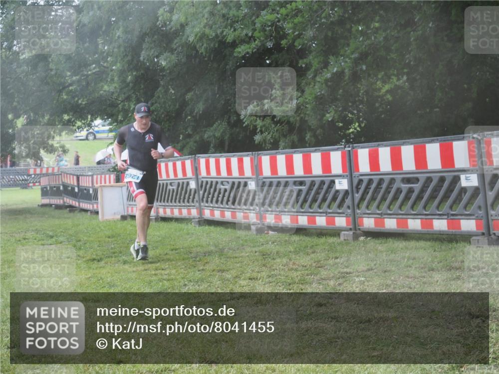 21.06.2025 - 27. Vierlanden-Triathlon KatJ http://msf.ph/oto/8041455 15.06.2025 14:33:00 Ziel 1262, 1307 meine-sportfotos.de
