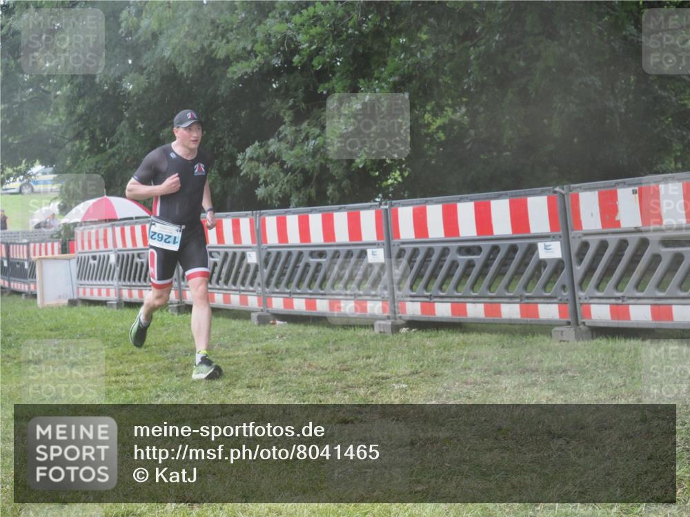 21.06.2025 - 27. Vierlanden-Triathlon KatJ http://msf.ph/oto/8041465 15.06.2025 14:33:00 Ziel 1262, 1307 meine-sportfotos.de