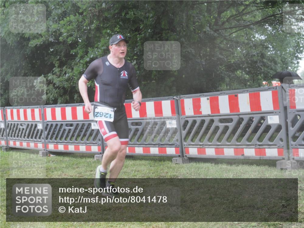 21.06.2025 - 27. Vierlanden-Triathlon KatJ http://msf.ph/oto/8041478 15.06.2025 14:33:01 Ziel 1262, 1307 meine-sportfotos.de