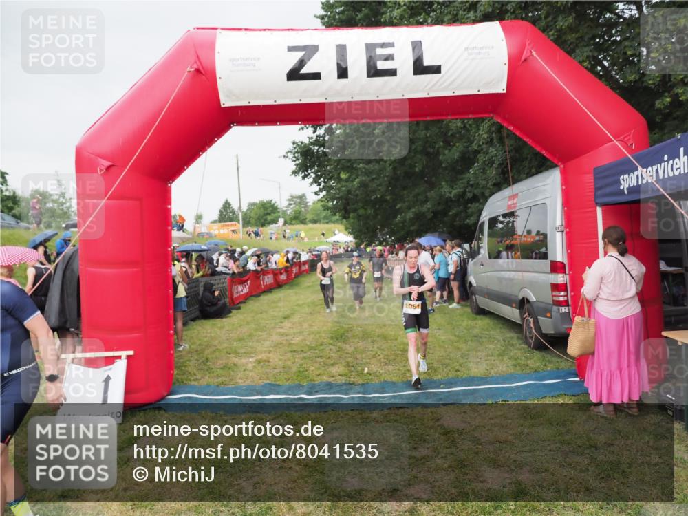 21.06.2025 - 27. Vierlanden-Triathlon MichiJ http://msf.ph/oto/8041535 15.06.2026 13:29:50 Ziel 109, 1061, 1069, 1070, 1071 meine-sportfotos.de