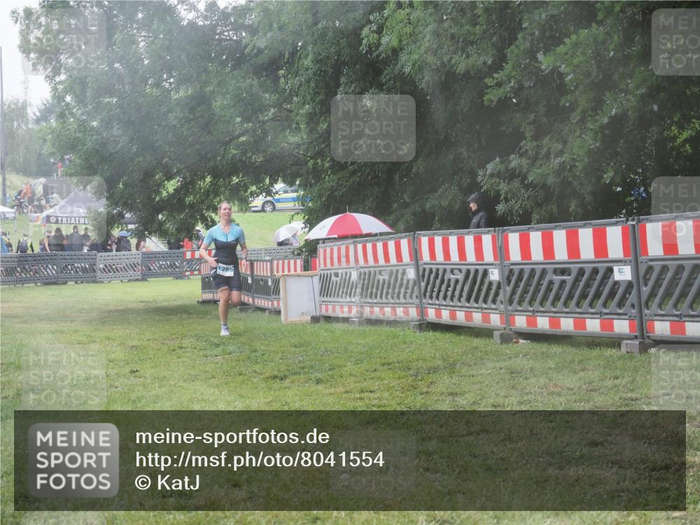 21.06.2025 - 27. Vierlanden-Triathlon KatJ http://msf.ph/oto/8041554 15.06.2025 14:34:23 Ziel 1289 meine-sportfotos.de