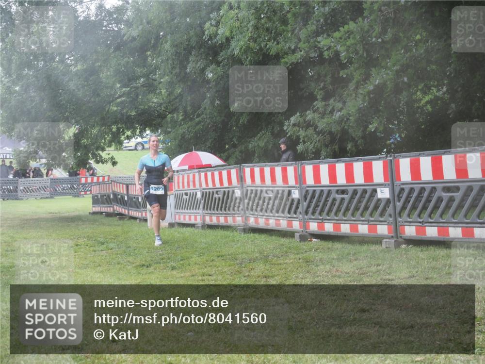 21.06.2025 - 27. Vierlanden-Triathlon KatJ http://msf.ph/oto/8041560 15.06.2025 14:34:23 Ziel 1289 meine-sportfotos.de
