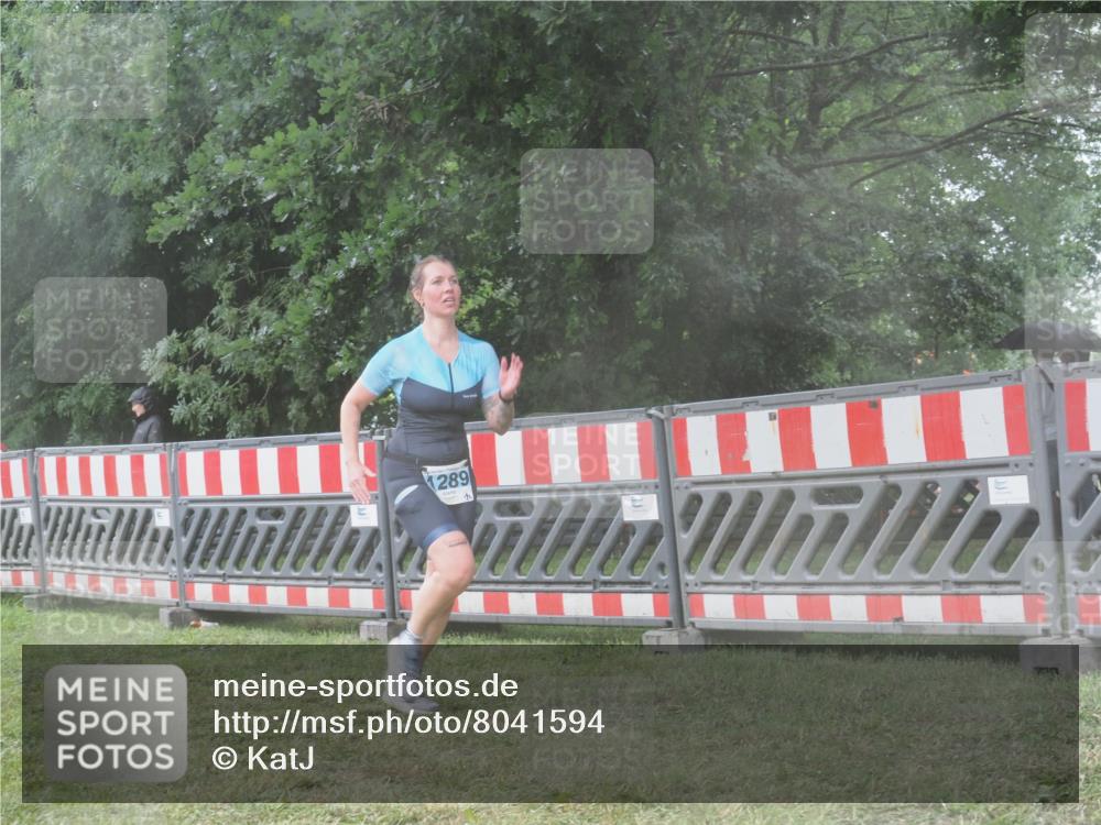 21.06.2025 - 27. Vierlanden-Triathlon KatJ http://msf.ph/oto/8041594 15.06.2025 14:34:25 Ziel 1289 meine-sportfotos.de