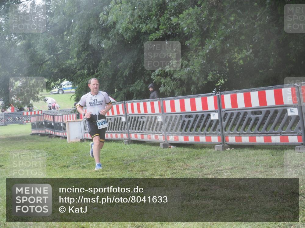 21.06.2025 - 27. Vierlanden-Triathlon KatJ http://msf.ph/oto/8041633 15.06.2025 14:34:45 Ziel 1274 meine-sportfotos.de