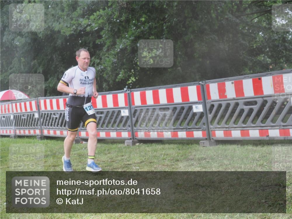 21.06.2025 - 27. Vierlanden-Triathlon KatJ http://msf.ph/oto/8041658 15.06.2025 14:34:45 Ziel 1274 meine-sportfotos.de