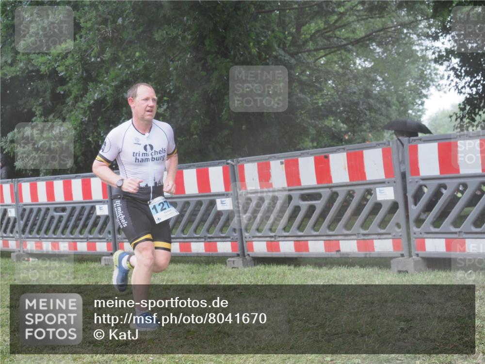 21.06.2025 - 27. Vierlanden-Triathlon KatJ http://msf.ph/oto/8041670 15.06.2025 14:34:46 Ziel 1274 meine-sportfotos.de