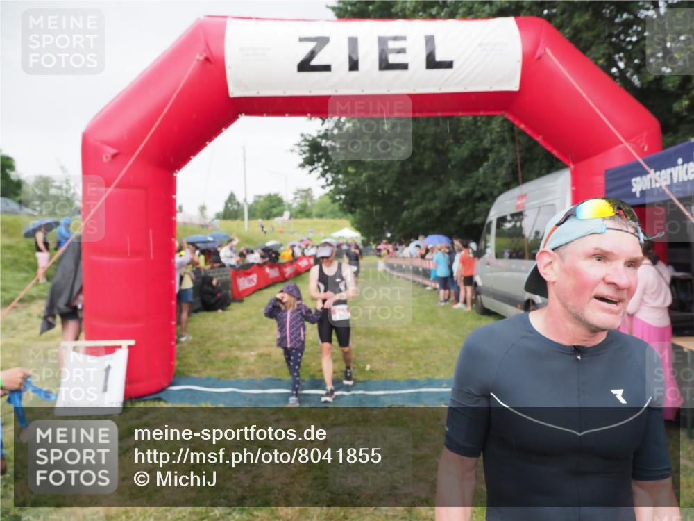 21.06.2025 - 27. Vierlanden-Triathlon MichiJ http://msf.ph/oto/8041855 15.06.2026 13:31:44 Ziel 161, 760, 799, 968 meine-sportfotos.de