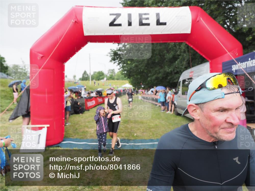 21.06.2025 - 27. Vierlanden-Triathlon MichiJ http://msf.ph/oto/8041866 15.06.2026 13:31:44 Ziel 161, 760, 799, 968 meine-sportfotos.de