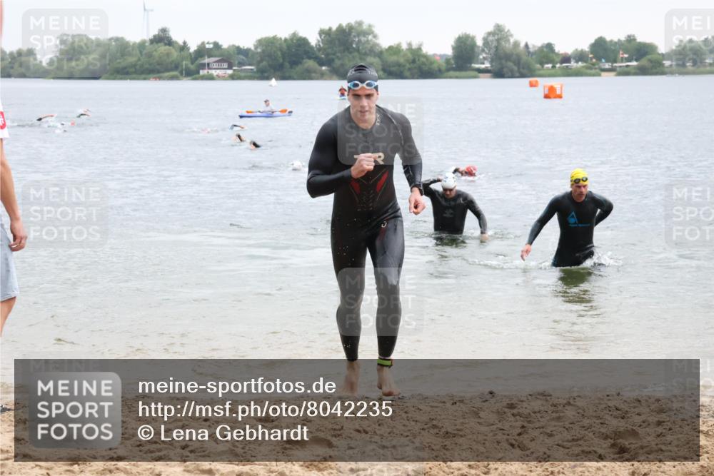 21.06.2025 - 27. Vierlanden-Triathlon Lena Gebhardt http://msf.ph/oto/8042235 15.06.2025 13:19:59 Schwimmen 1249, 1266, 1267, 1280, 1285, 1293, 1309, 1317 meine-sportfotos.de