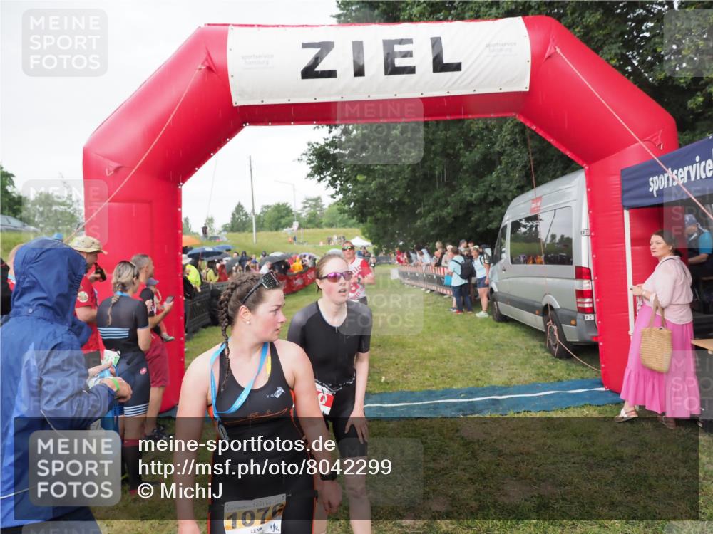 21.06.2025 - 27. Vierlanden-Triathlon MichiJ http://msf.ph/oto/8042299 15.06.2026 13:33:50 Ziel 148, 210, 1076 meine-sportfotos.de