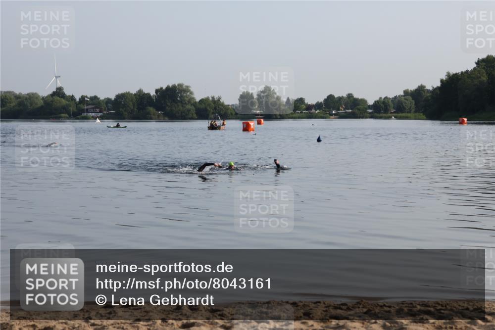 15.06.2025 - 27. Vierlanden-Triathlon Lena Gebhardt http://msf.ph/oto/8043161 15.06.2025 08:06:40 Schwimmen  meine-sportfotos.de